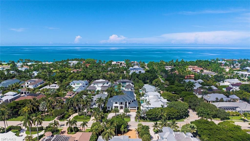 AQUALANE SHORES - Residential