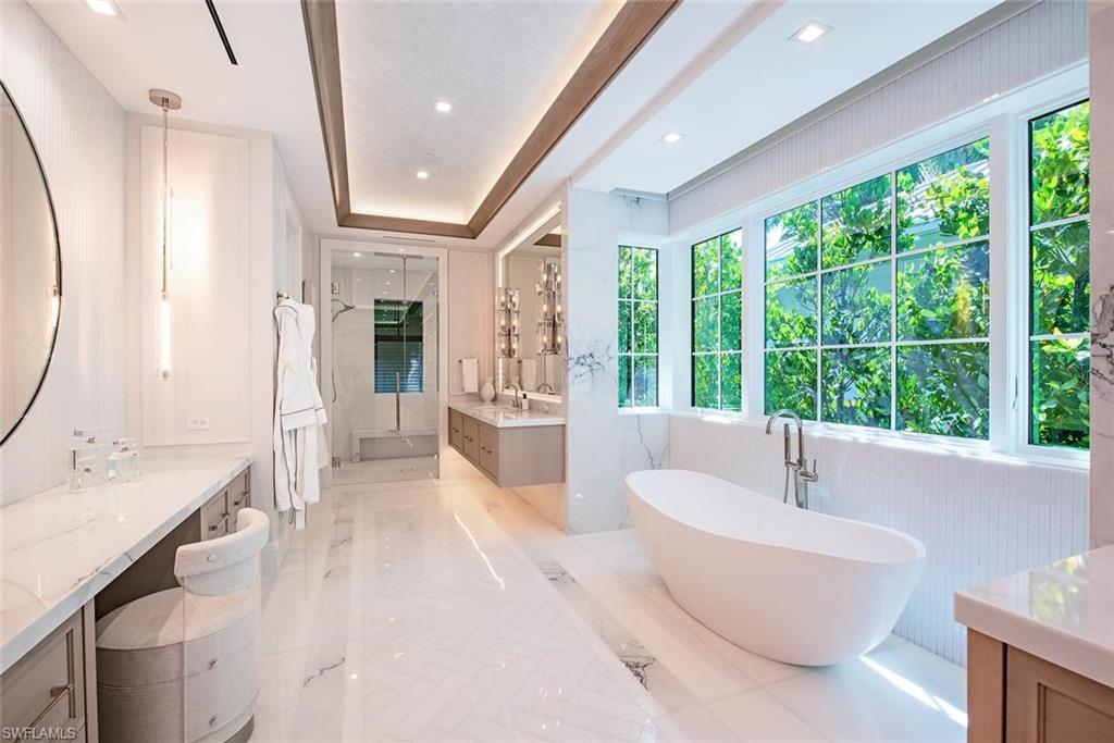 AQUALANE SHORES - Residential