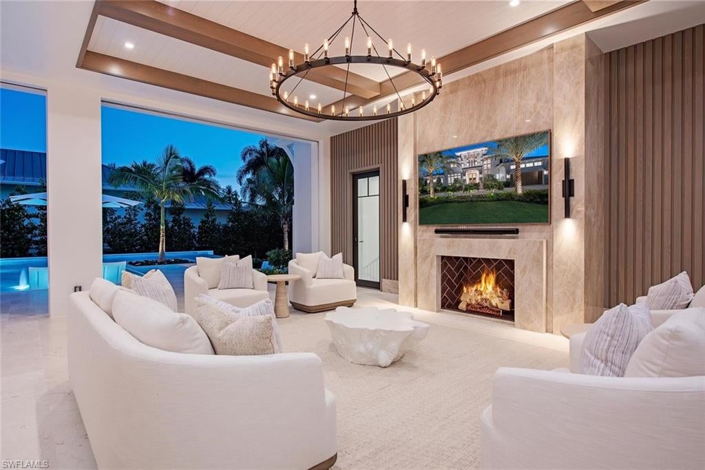 AQUALANE SHORES - Residential