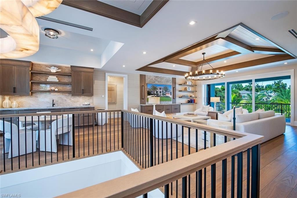 AQUALANE SHORES - Residential