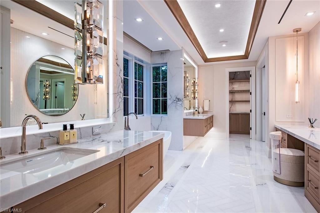 AQUALANE SHORES - Residential