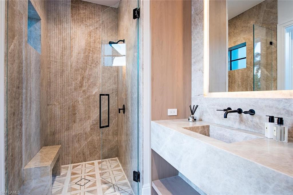 AQUALANE SHORES - Residential