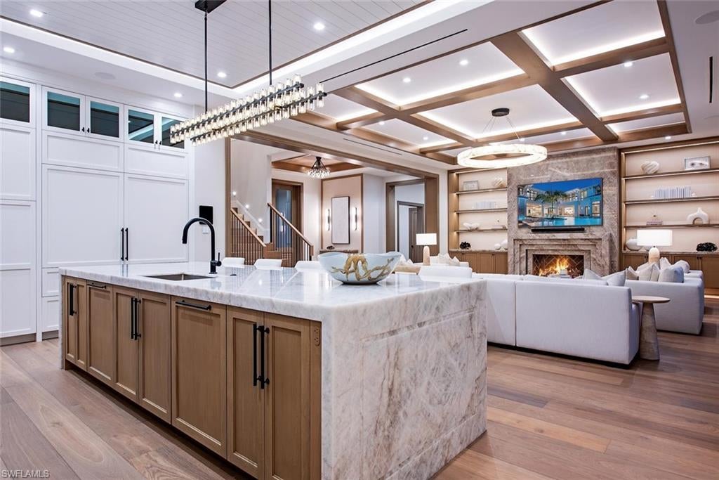 AQUALANE SHORES - Residential