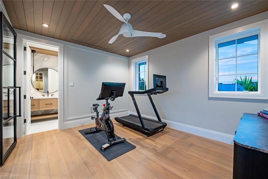 AQUALANE SHORES - Residential