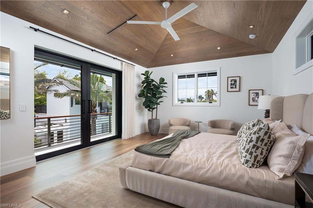 OLDE NAPLES - Residential