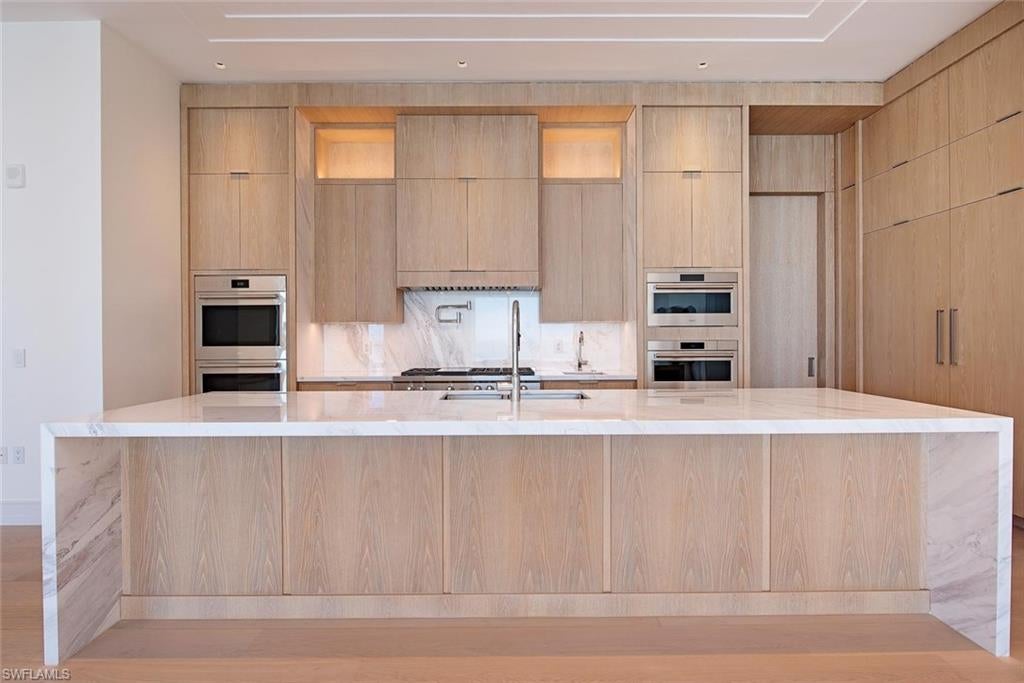 NAPLES BEACH CLUB BLDG C - Residential