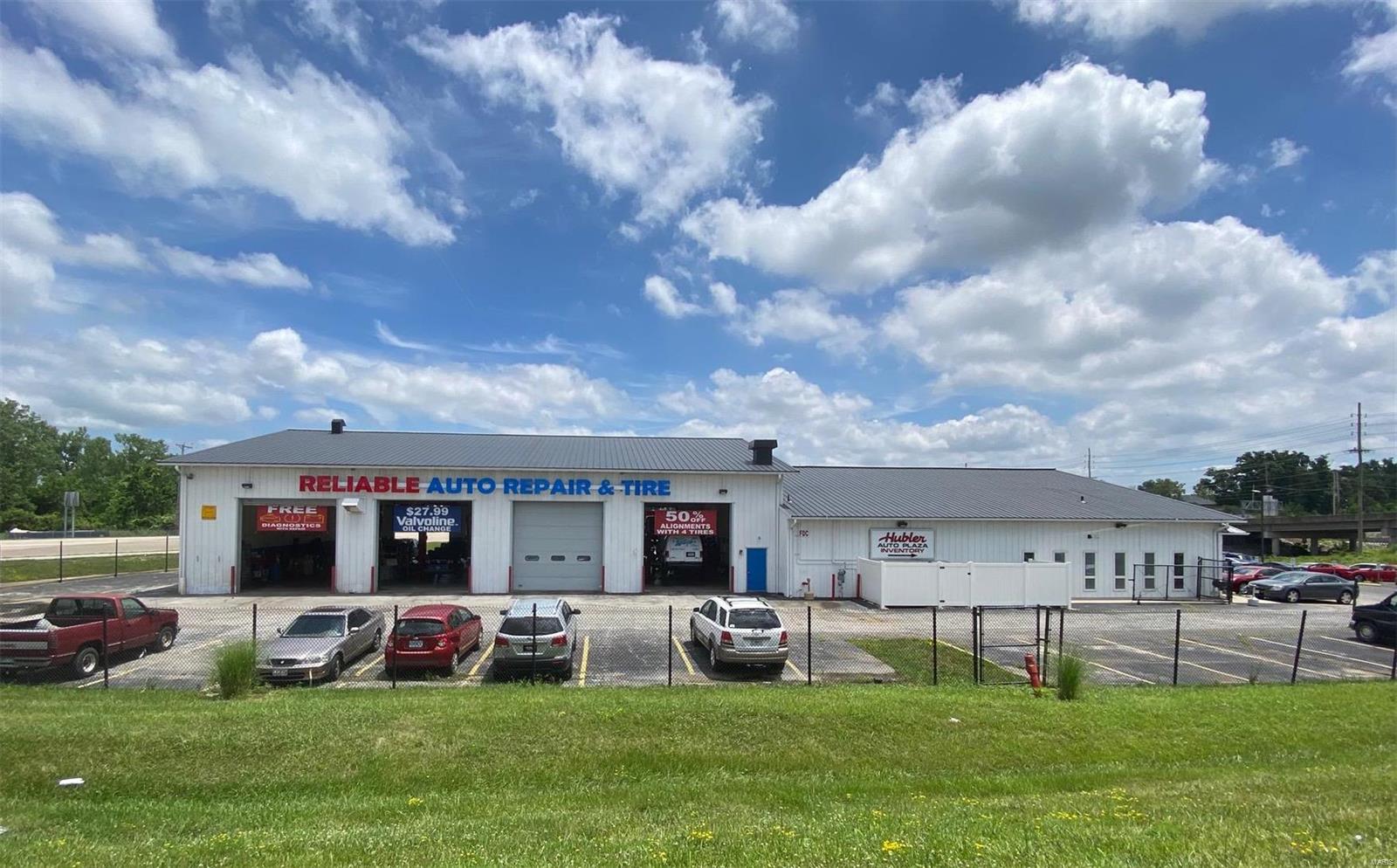 Commercial Building Location: Hwy/Interstate Frntg
