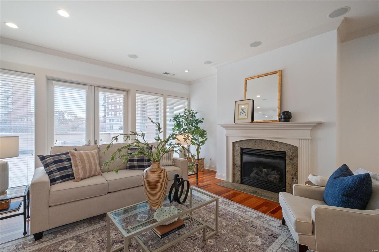 Crescent Condo - Residential