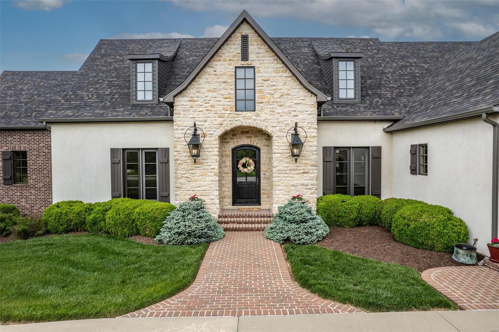 Colonial Park - Residential