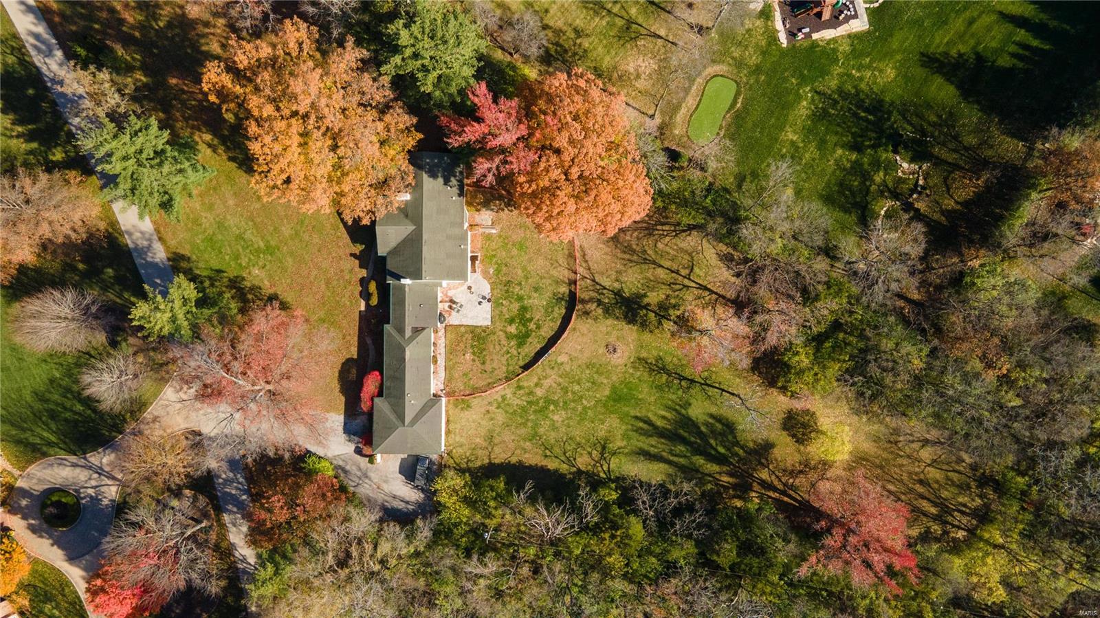 Nestled in an exclusive, multi-million dollar Town & Country neighborhood, this is an amazing opportunity to build your dream home.  This prime parcel with over 3 acres offers an impressive large frontage. Don’t miss your chance to create a personalized oasis in one of the most sought-after locations in St. Louis.

There is currently a tenant on the property through 5/25/25 which will be a nice bonus to help cover carrying costs while you make plans, seek permits, etc.