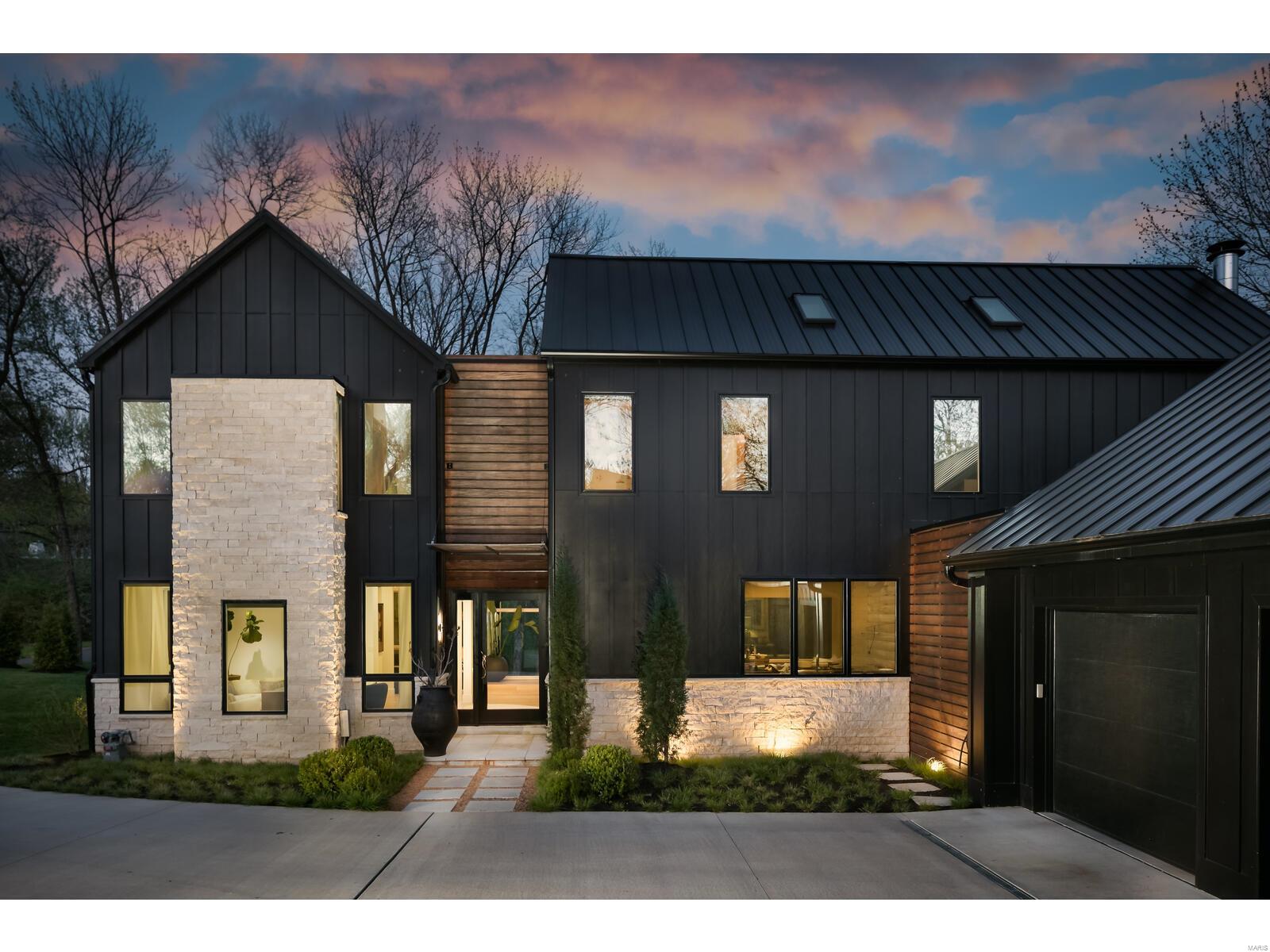 Nantucket Lane Lt Split - Residential