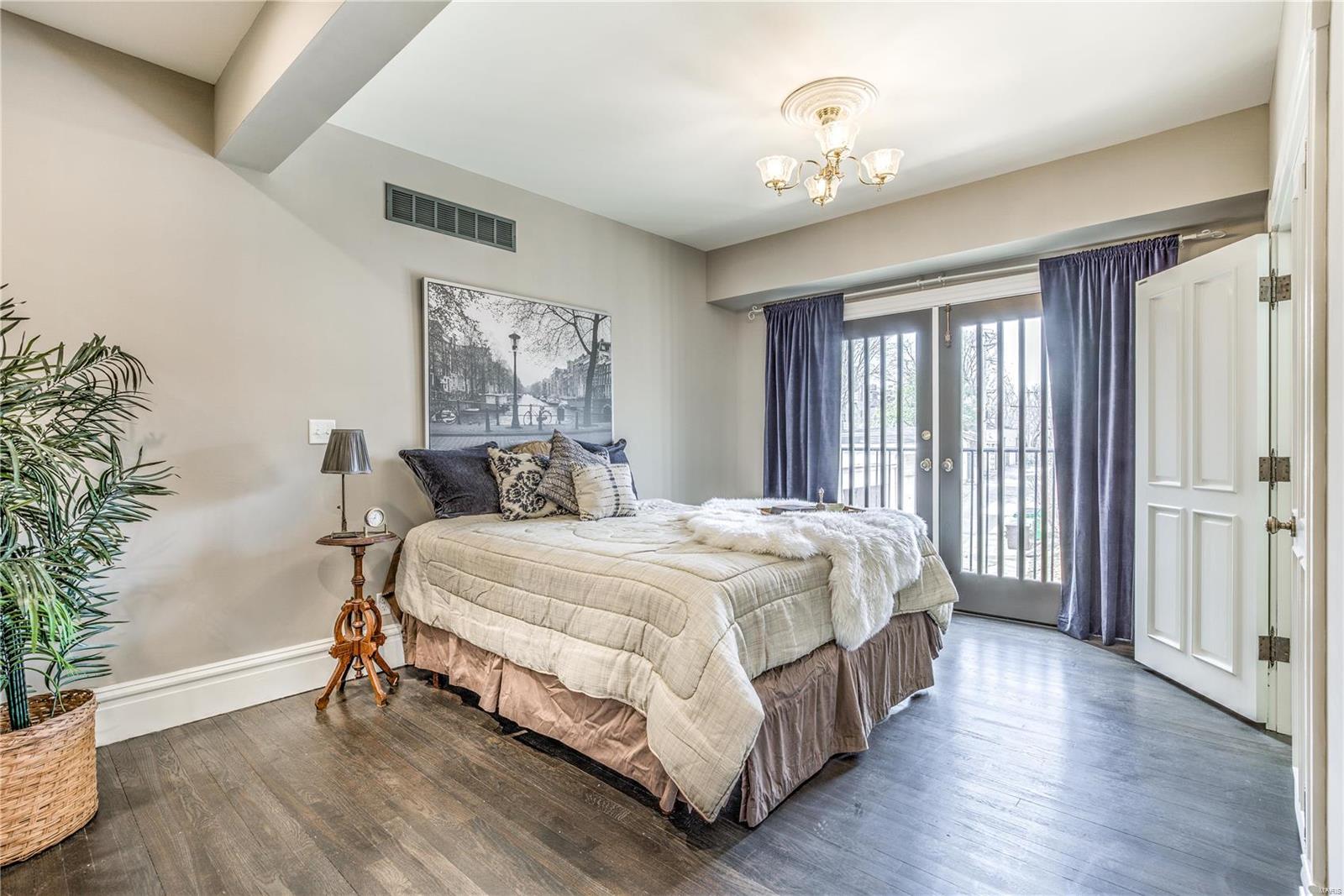 Lafayette Square - Residential
