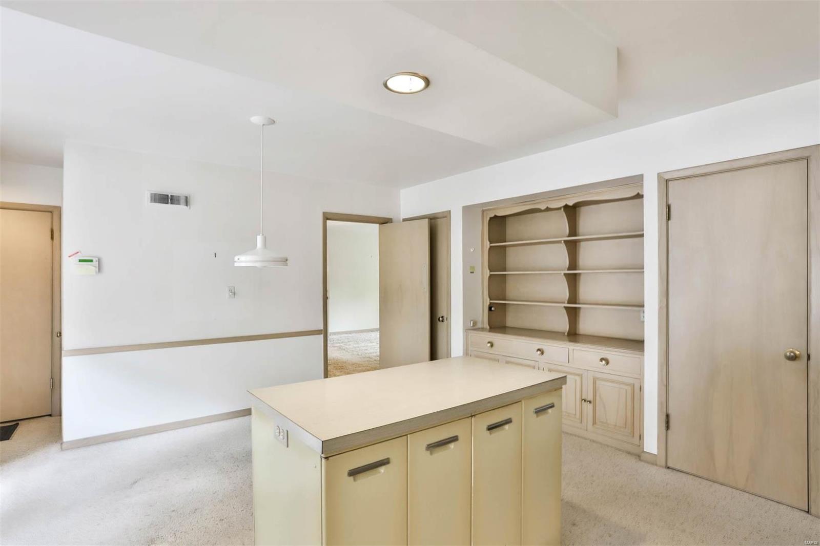 Huntleigh Manor - Residential