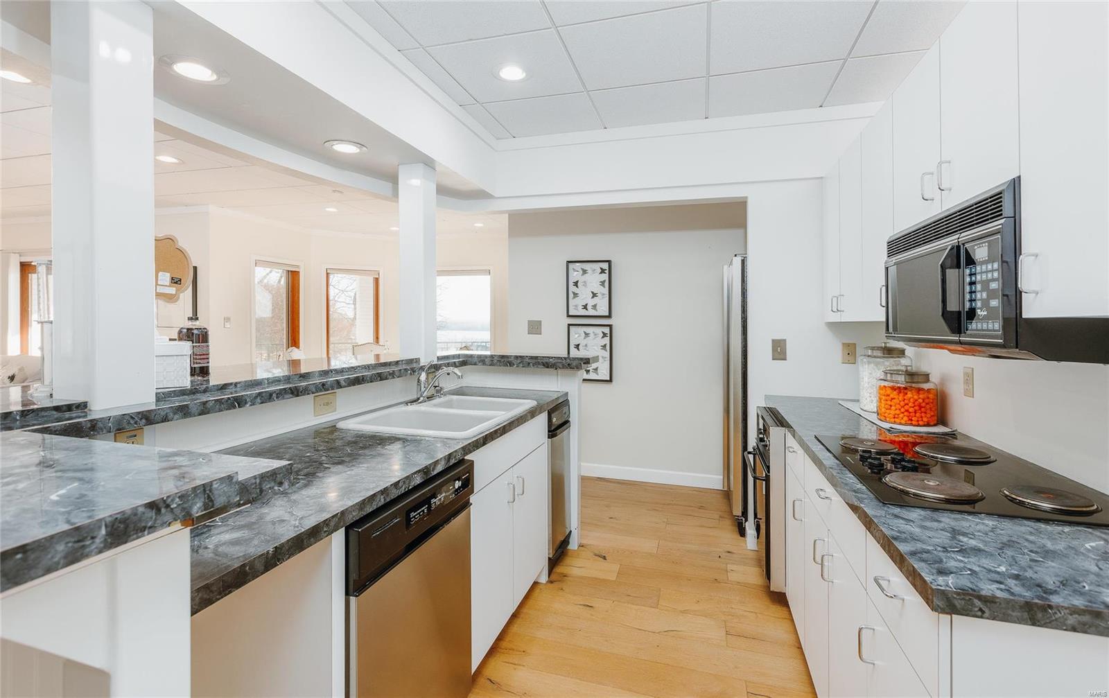 Stone Ledge Estates - Residential