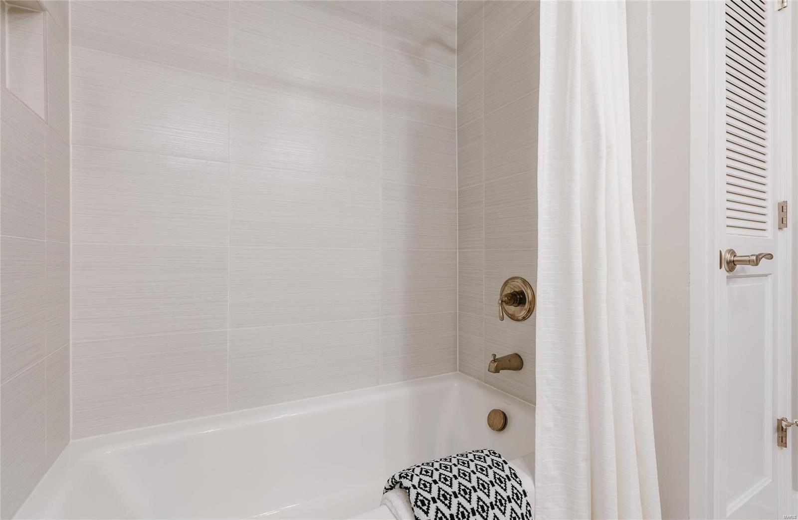 Stone Ledge Estates - Residential