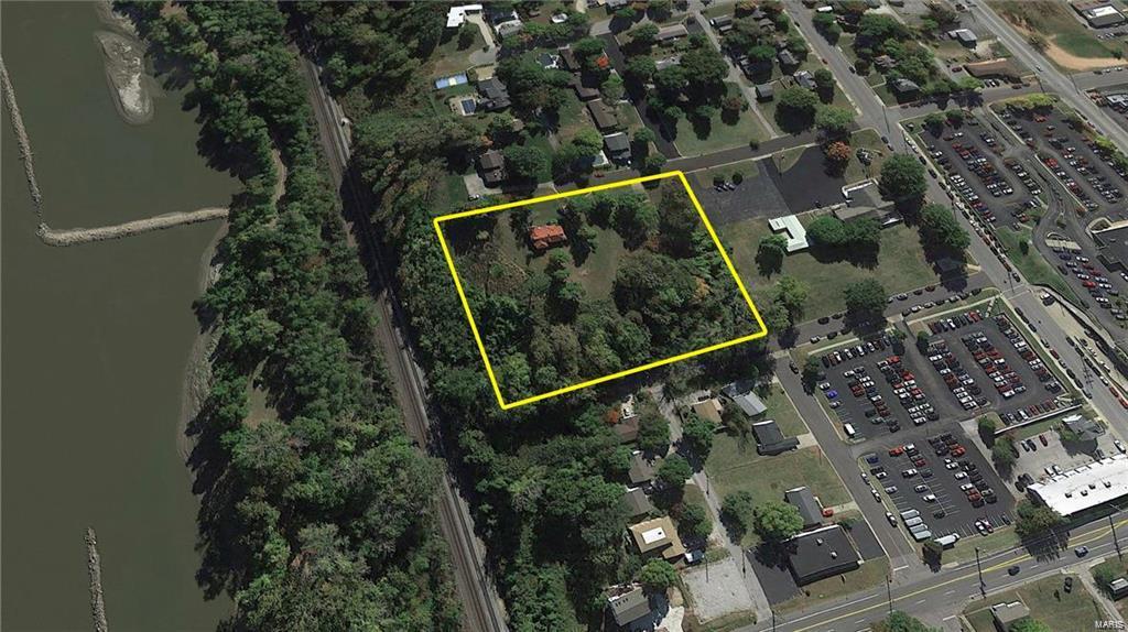 For Comp Purposes Only. Home is a tear down. One of the last lots left in Washington with GREAT River views! Townhomes coming soon! Sale includes 15 & 17 Washington Ave. totaling 3.2 acres.