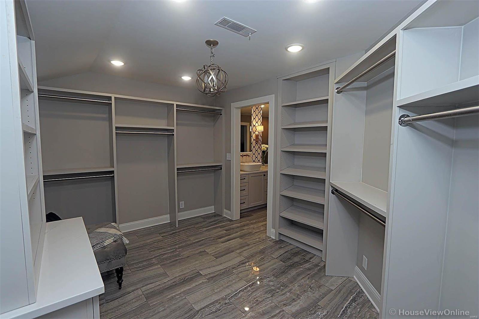 Chateau Oaks - Residential
