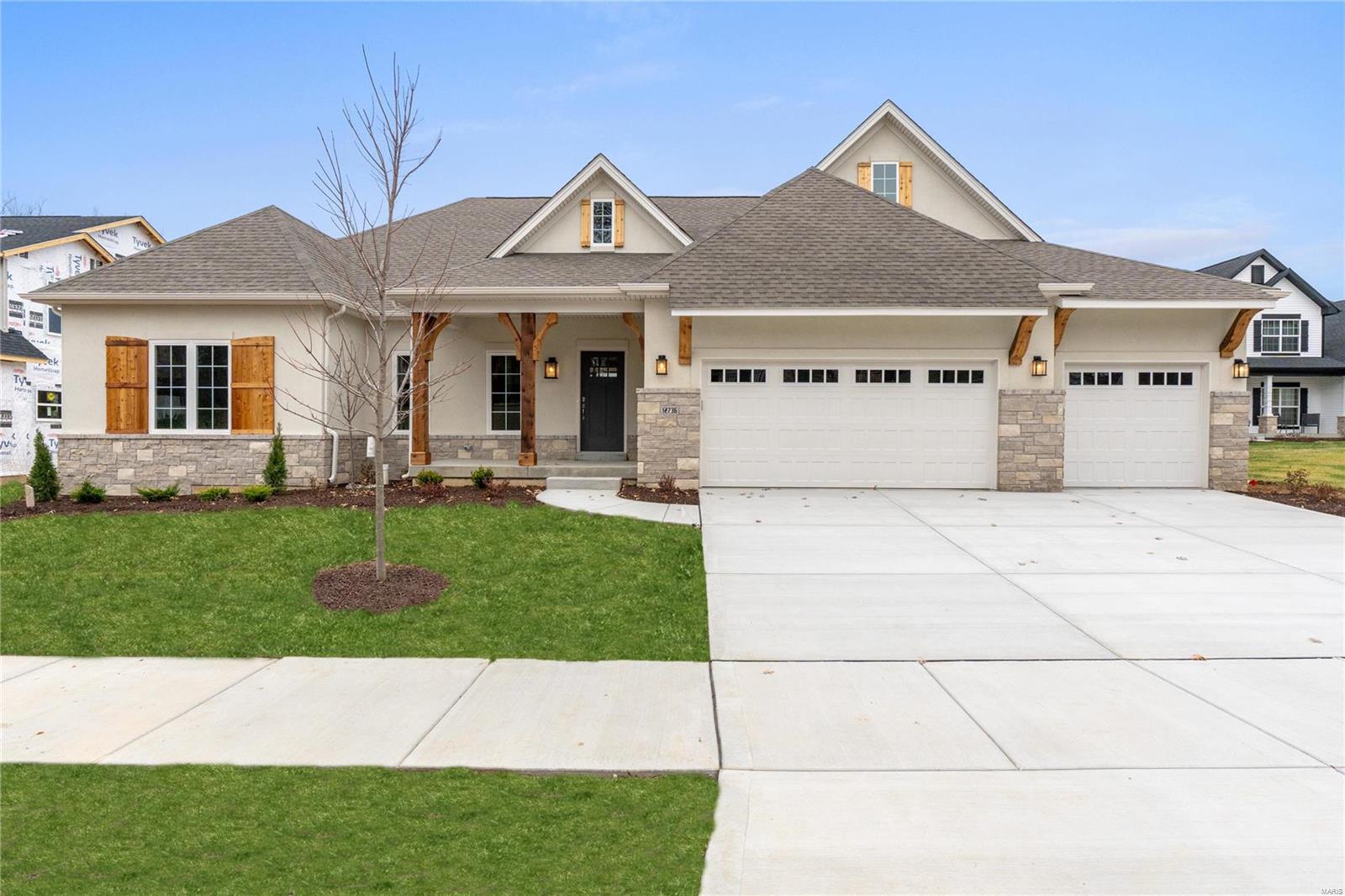 The LaSalle, just completed, is a beautiful market home at Duever Estates. This plan is one of our most popular ranch plans with over 2800 feet of space this home is perfect for a family of many sizes. Owners bedroom is on one side of the home, with the two secondary bedrooms on the other. An open floor plan between the Great Room, Breakfast Room and Kitchen is perfect for a great flow in the home. Through the front door on the left is the flex room, which can be used as a sitting room, formal dining room, or an office, perfect for whatever your family needs.