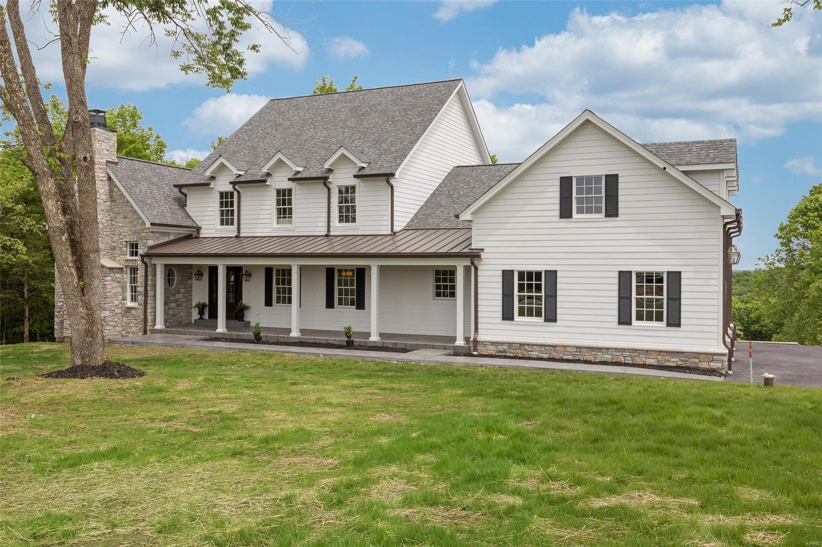 Franklin County Taxes! Custom-built home nestled at the top of a quiet neighborhood in Chesterfield on 4.45 acres. PURE LUXURY w/ all high-end finishes & custom features. 1.5 story, 4 bed, 2.5 ba, 4000 sf, floor to ceiling windows w/fabulous views, 9’ pour in the walkout LL. This new home is defined by neutral color schemes w/stylish combo of cozy family living & contemporary style. Main floor features 13' vaulted den/office w/fireplace & DR. GOURMET kitchen w/center island, quartz counters, top of the line JennAir appls, butler pantry w/wet bar. The 2-story expansive family room fills the entire home w/abundance of natural light with a gorgeous stone fireplace! Luxury Main Floor Suite w/immense walk-in closet, full bath w/double vanities, heated flrs & incredible tub & separate walk-in shower. Main floor laundry. 3 car side entry garage. 2nd floor boasts 3 beds, Jack & Jill bath & huge bonus room! 4th bedroom could be a fabulous private office space!
Duplicate listing of MLS#22029806 COOL: 14 SEER+