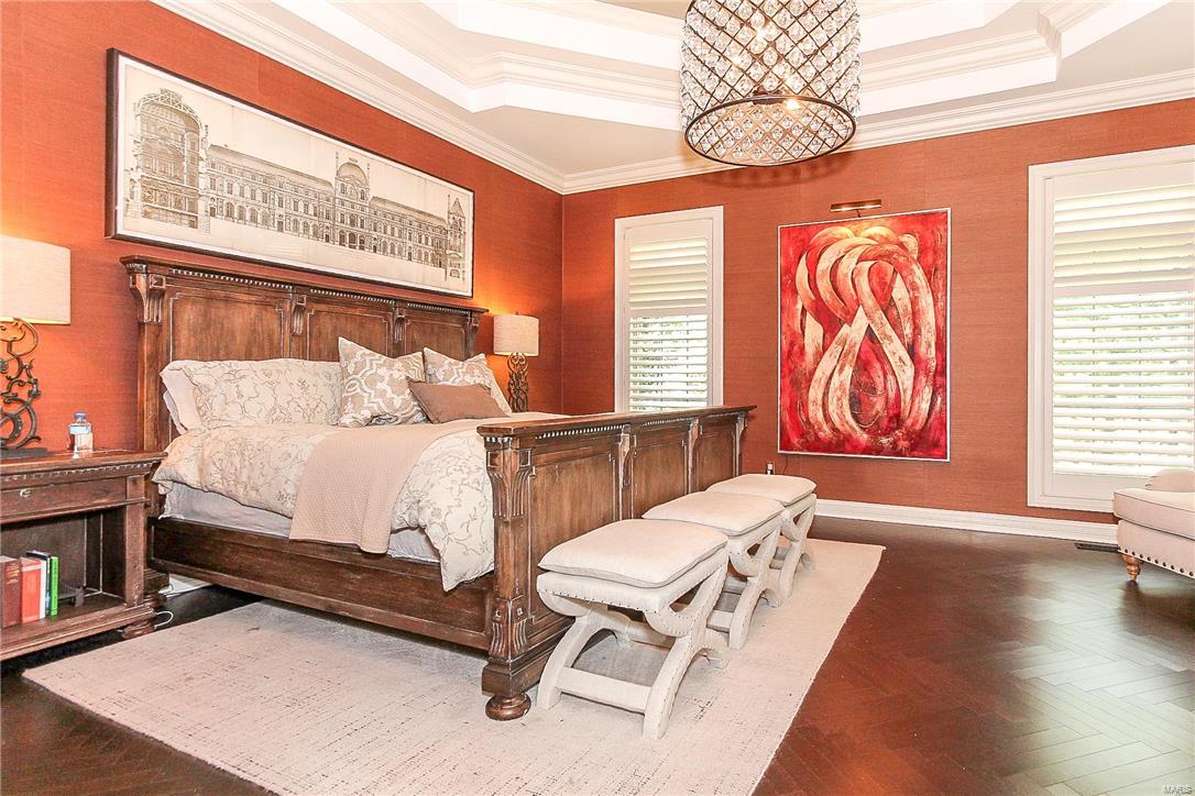 Ladue Court - Residential