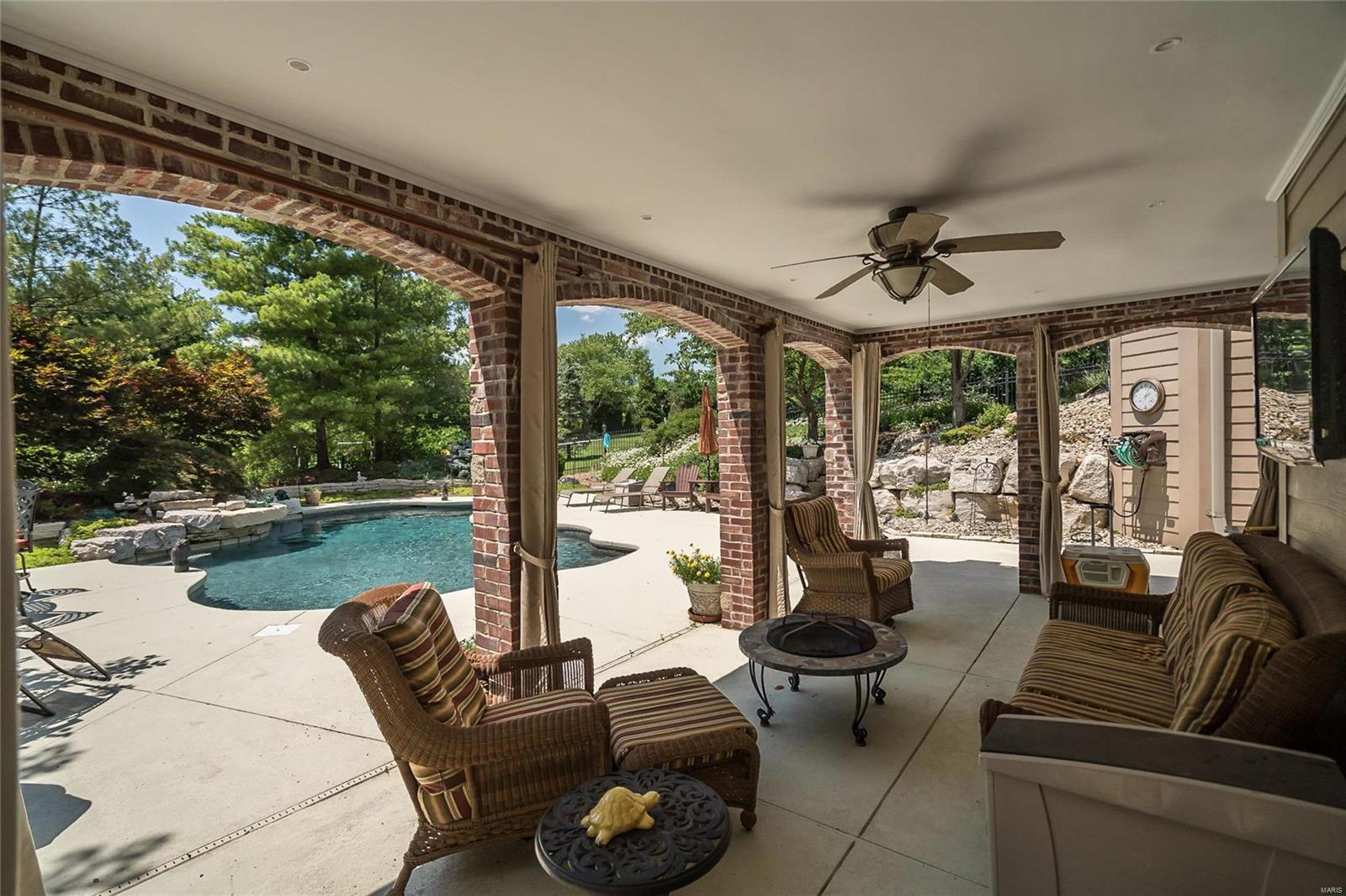 Ladue Meadows - Residential