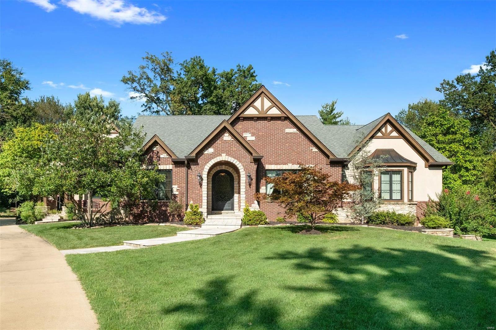 Ladue Manor - Residential