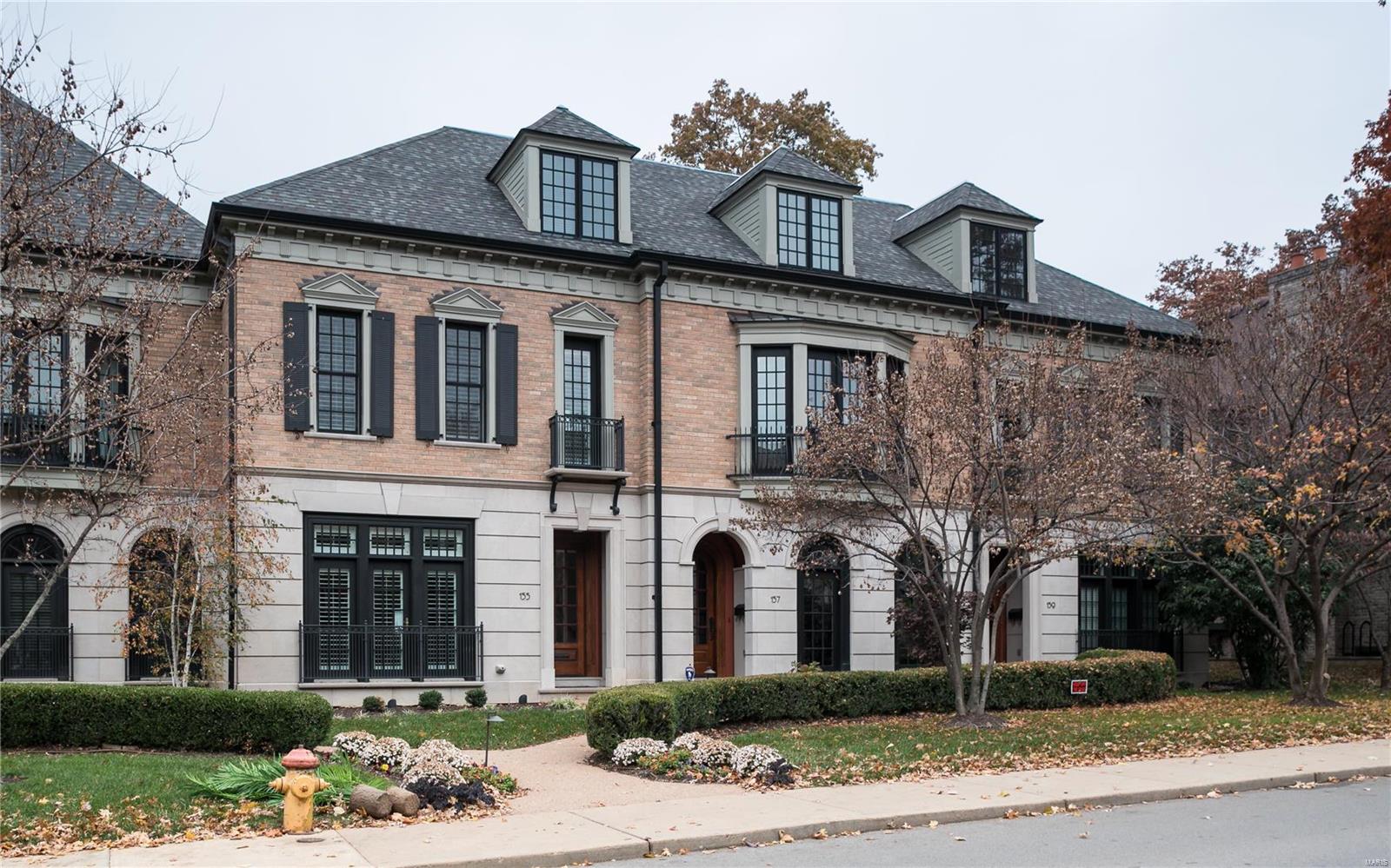 FOR SALE BY OWNER (COMMERCIAL BROKER) - FOR COMP PURPOSES ONLY Location: Interior Unit