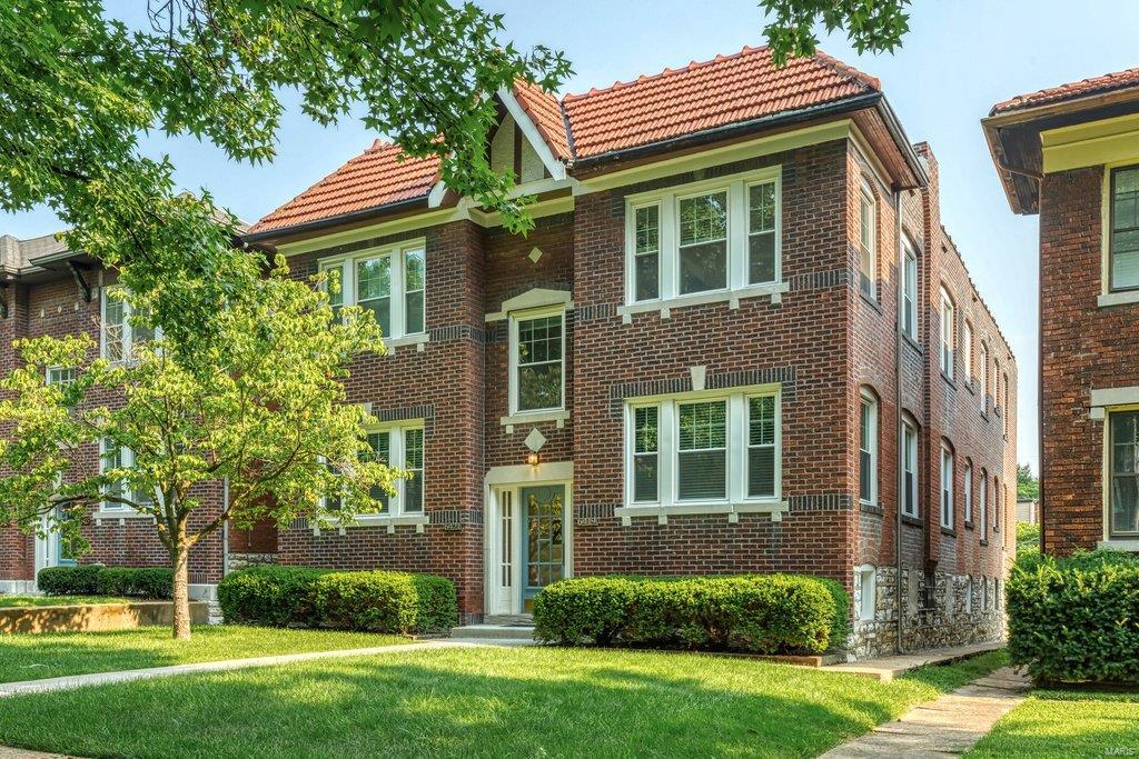 Rare opportunity to purchase a one-of-a-kind, high-end renovated four-unit property in the heart of DeMun in Clayton. All units are 2-bedrooms/1-baths, and have in-unit washers & dryers, high-grade kitchens, new electrical lighting, new windows throughout, great hardwood flooring throughout, updated electric, plumbing, central AC & forced-air heat.  Ample off-street parking in the rear. Solid brick building, roof in great shape. Truly a low-maintenance trophy property! This gem features two distinct floorplans: the two east-side units boast large open-concept layouts, where one of the bedrooms is smaller, used as an office/bonus room by some tenants.  And in lieu of the open concept layout, both west-side units' bedrooms are quite sizeable, one in the front of the building and one in the rear. Tenant draw is incredible -- rents keep rising in DeMun!  Offered at a 5.31% Cap Rate at current rents (rented below market), 6.26% Cap Rate at market rents.  MLS NOI off Pro Forma. Call today!