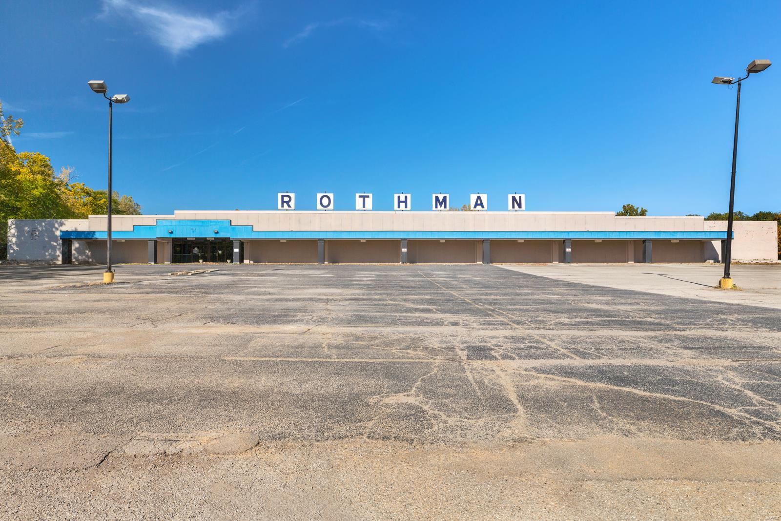 Square Feet: 77,760
Lot Size: CLOSE TO 8 ACRES 
Year Built :1962
Zoning: 53c-1 (retail)
Sale Includes: building and land Exterior: Brick, Combination Parking: 236 spaces

former Rothman. Now back active! Call agent for details and to set an appointment. Location: Retail Center