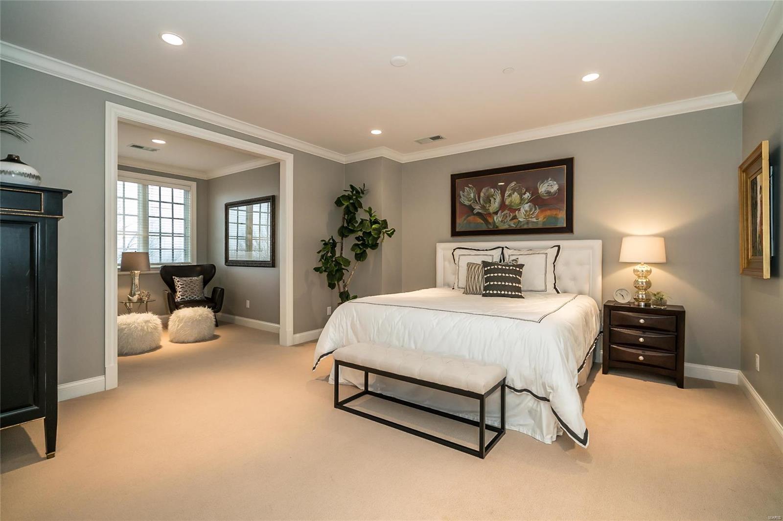 Shaw Place Condominium - Residential
