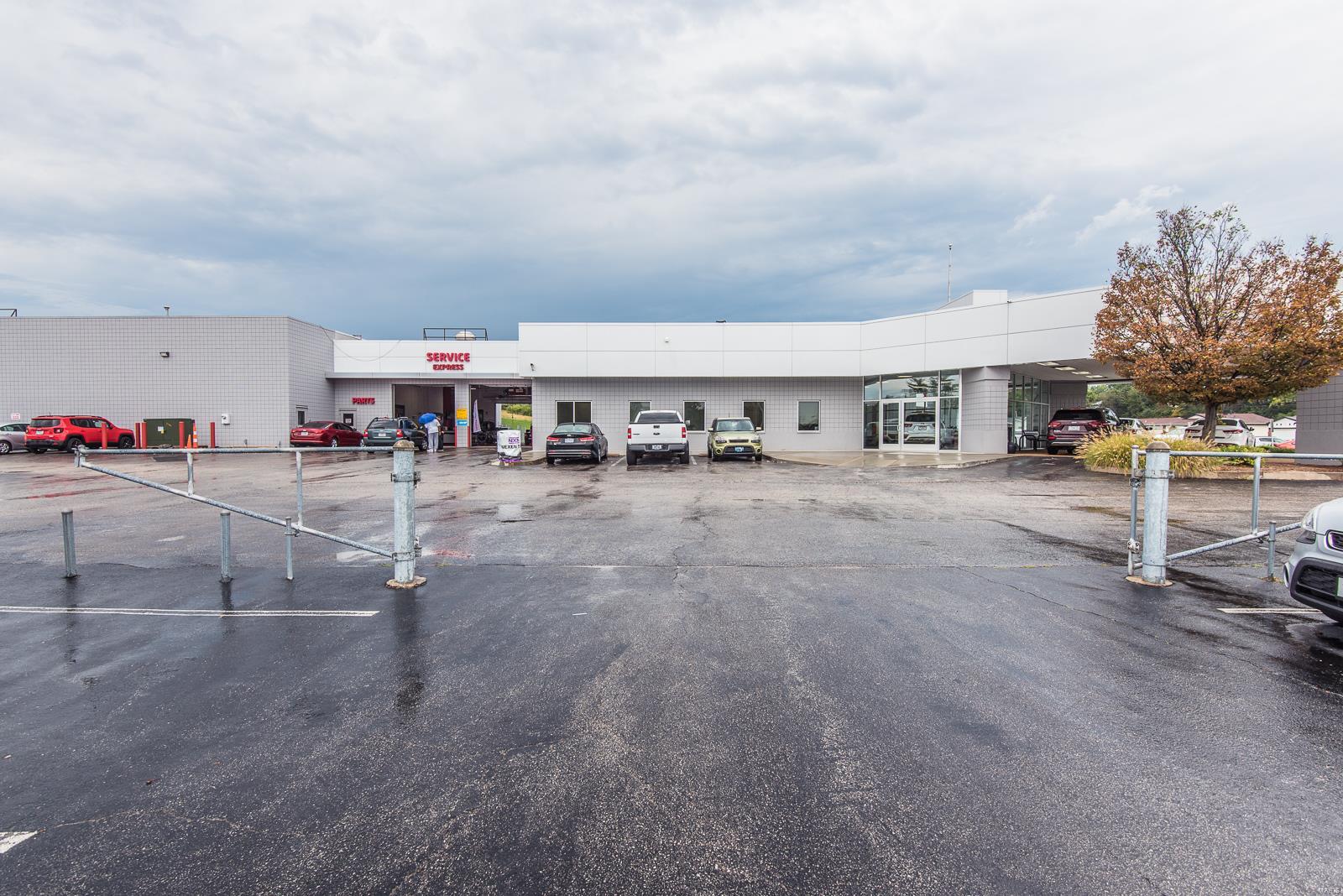 Seven Hills West Lt C Lt Split - Commercial Sale