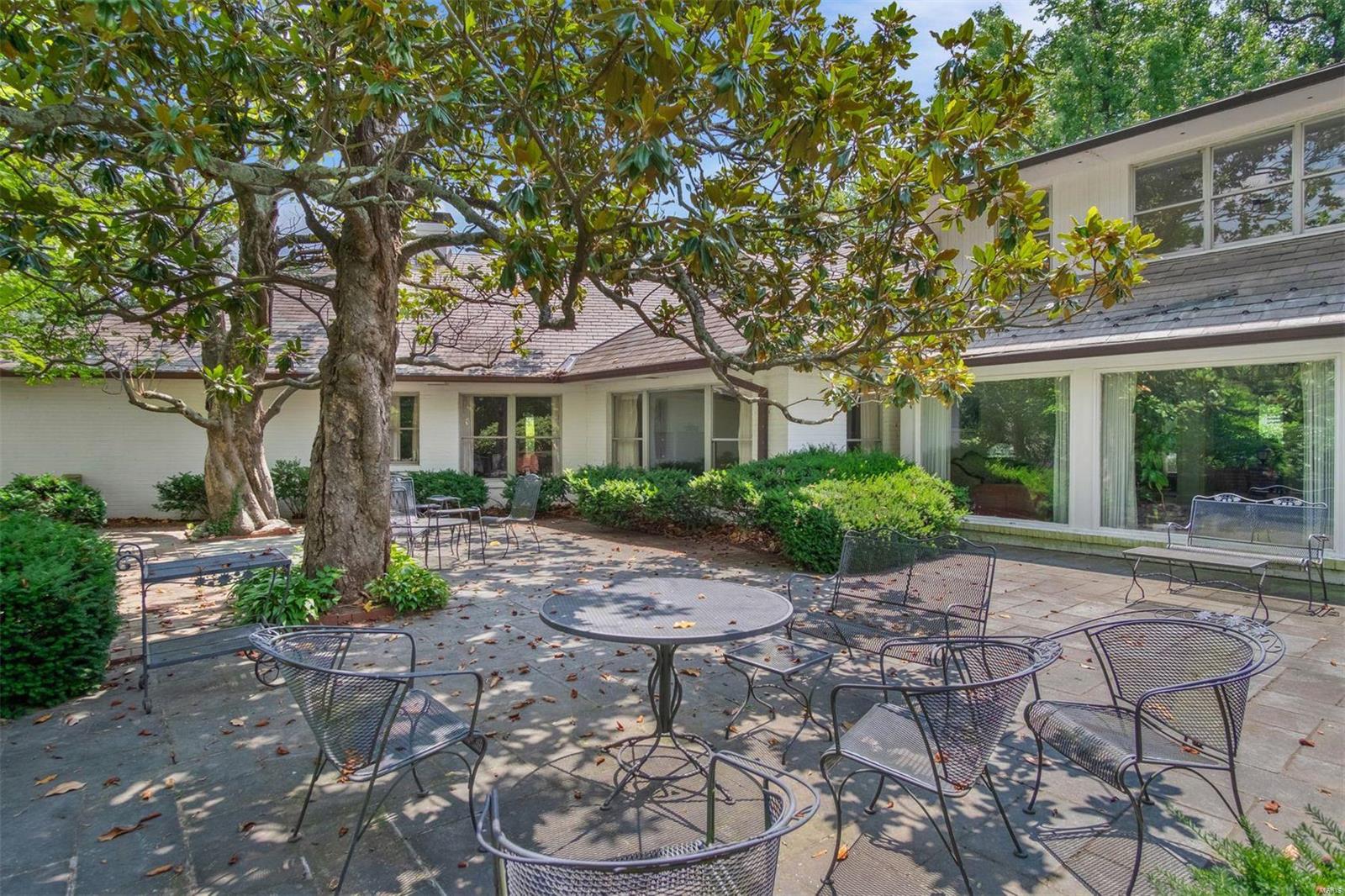 David Finke Estate - Residential