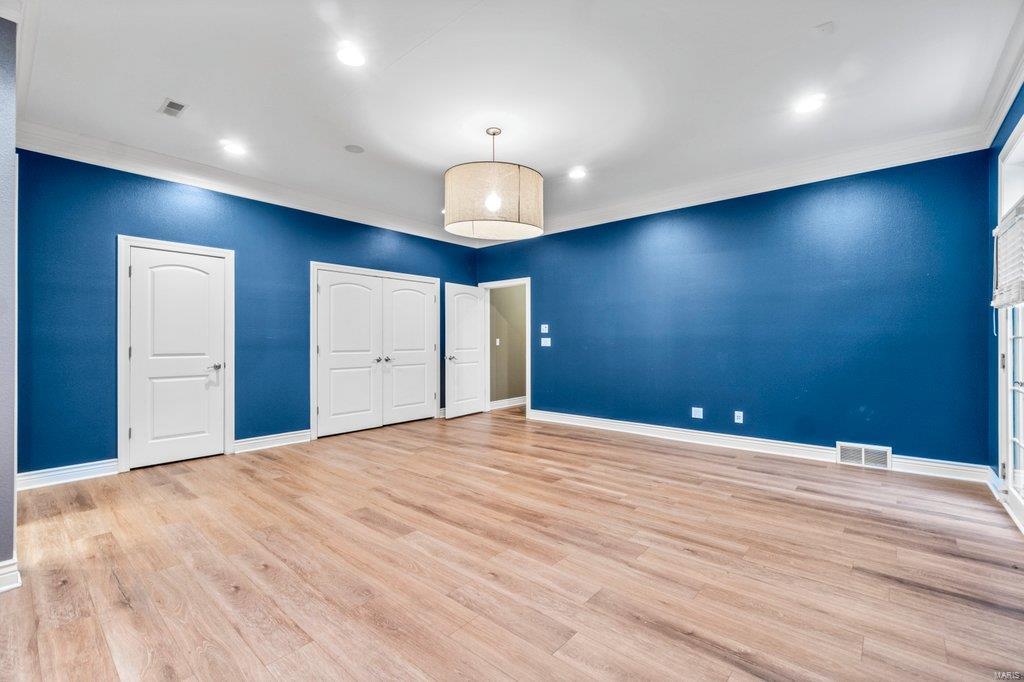 Windwood Lake Estate - Residential