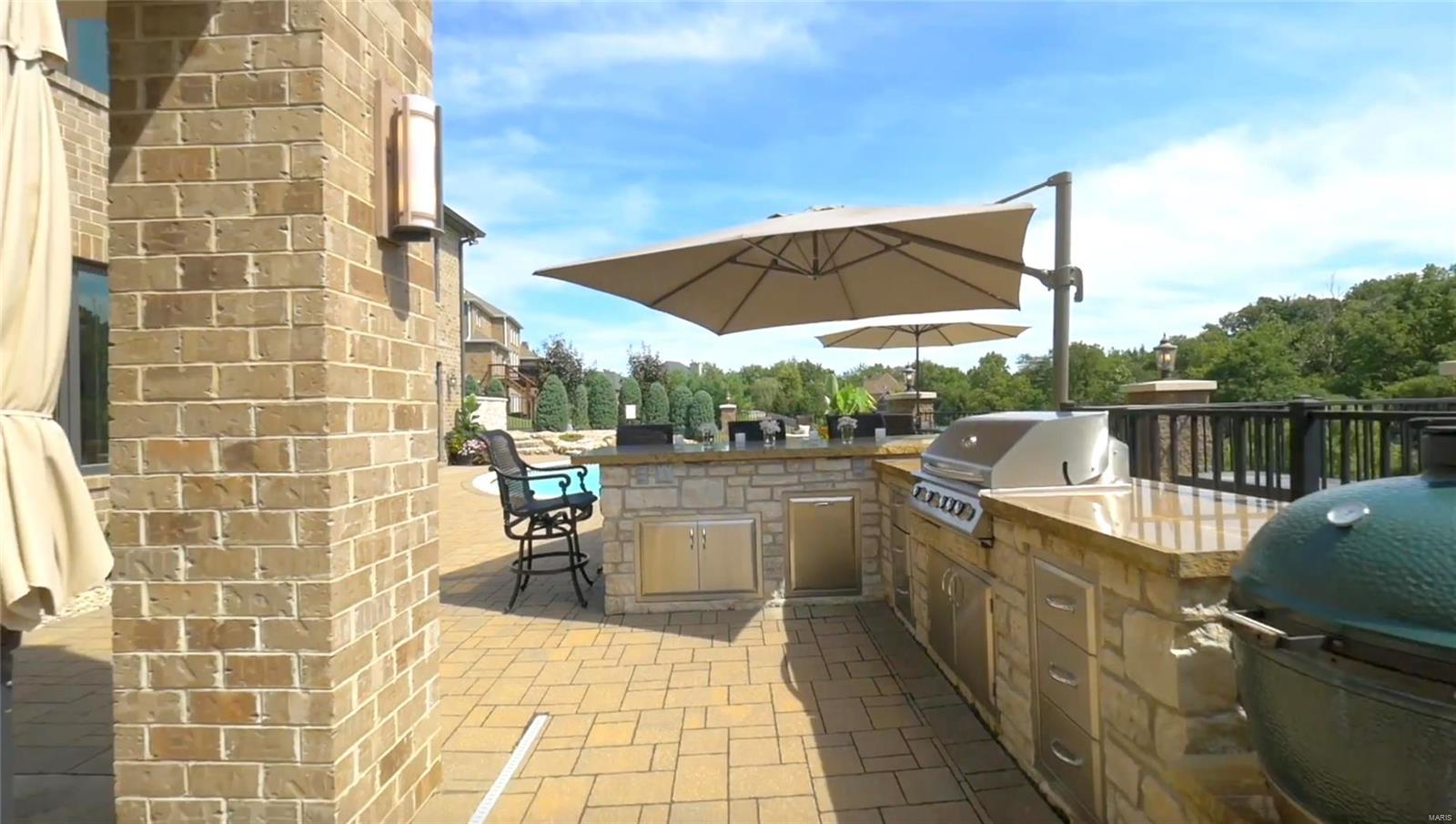 Stone Cliff Manor - Residential