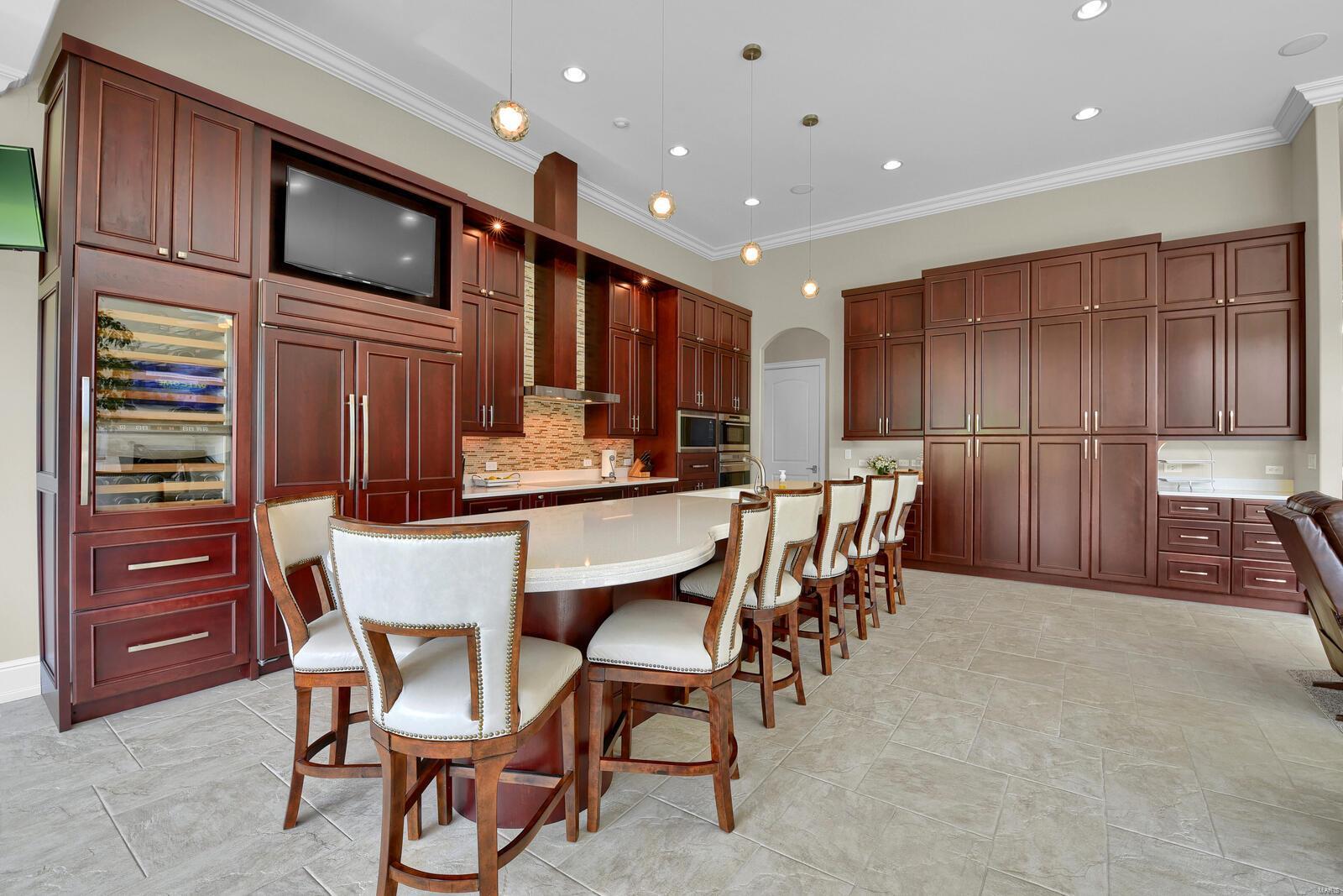 Stone Cliff Manor - Residential