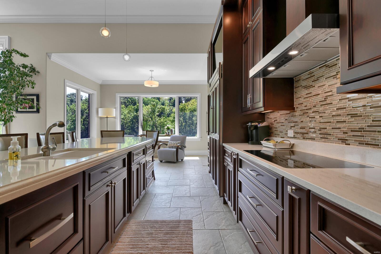 Stone Cliff Manor - Residential