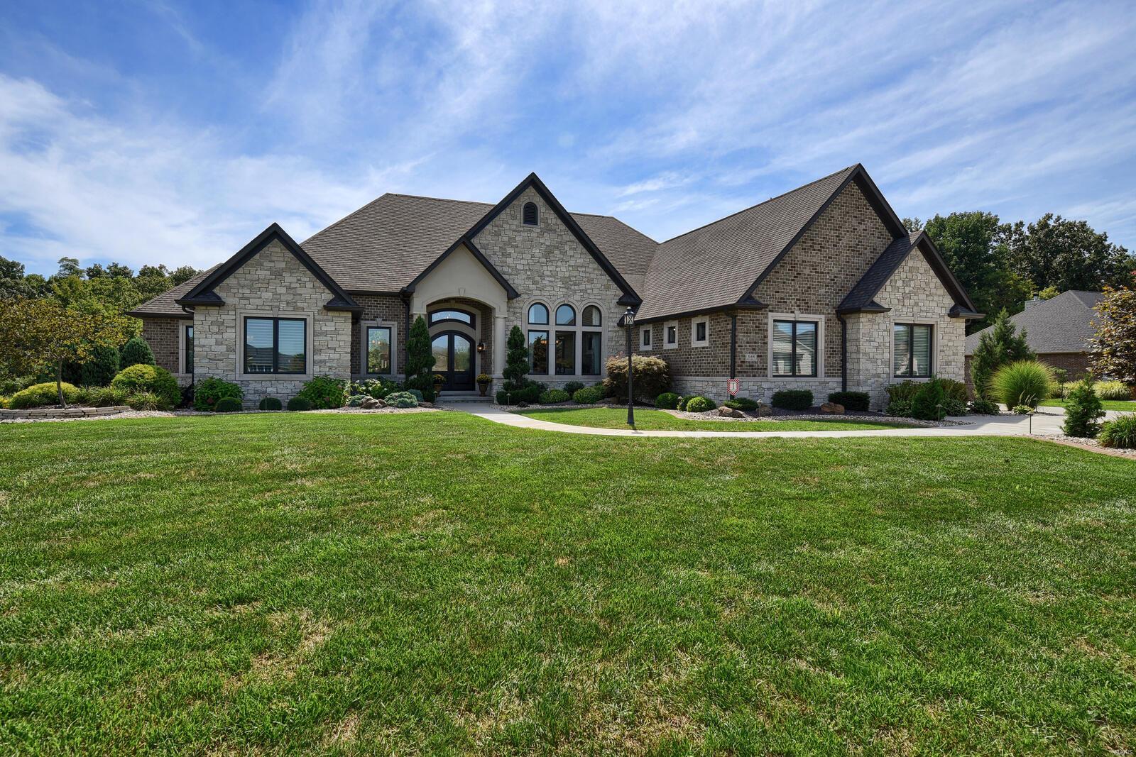 Stone Cliff Manor - Residential