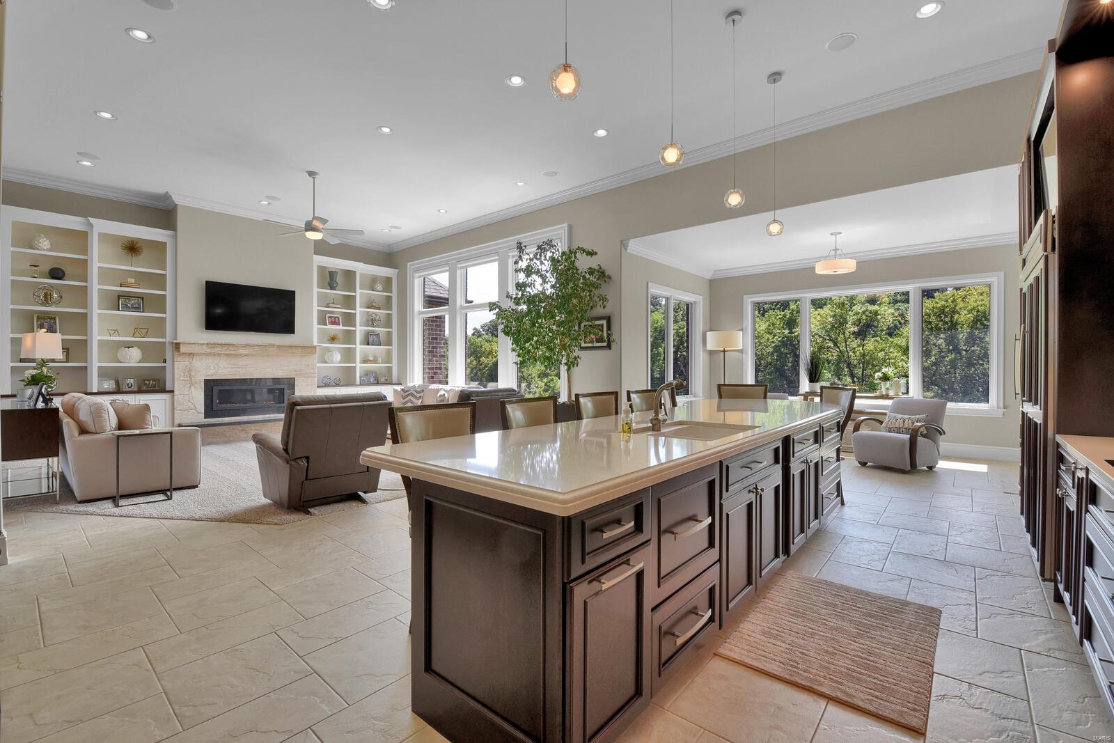 Stone Cliff Manor - Residential