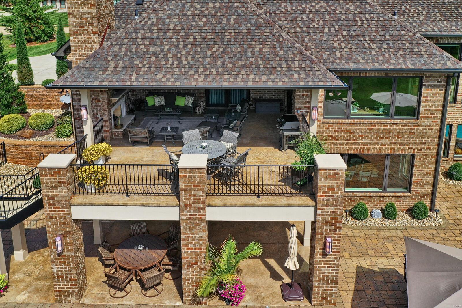 Stone Cliff Manor - Residential