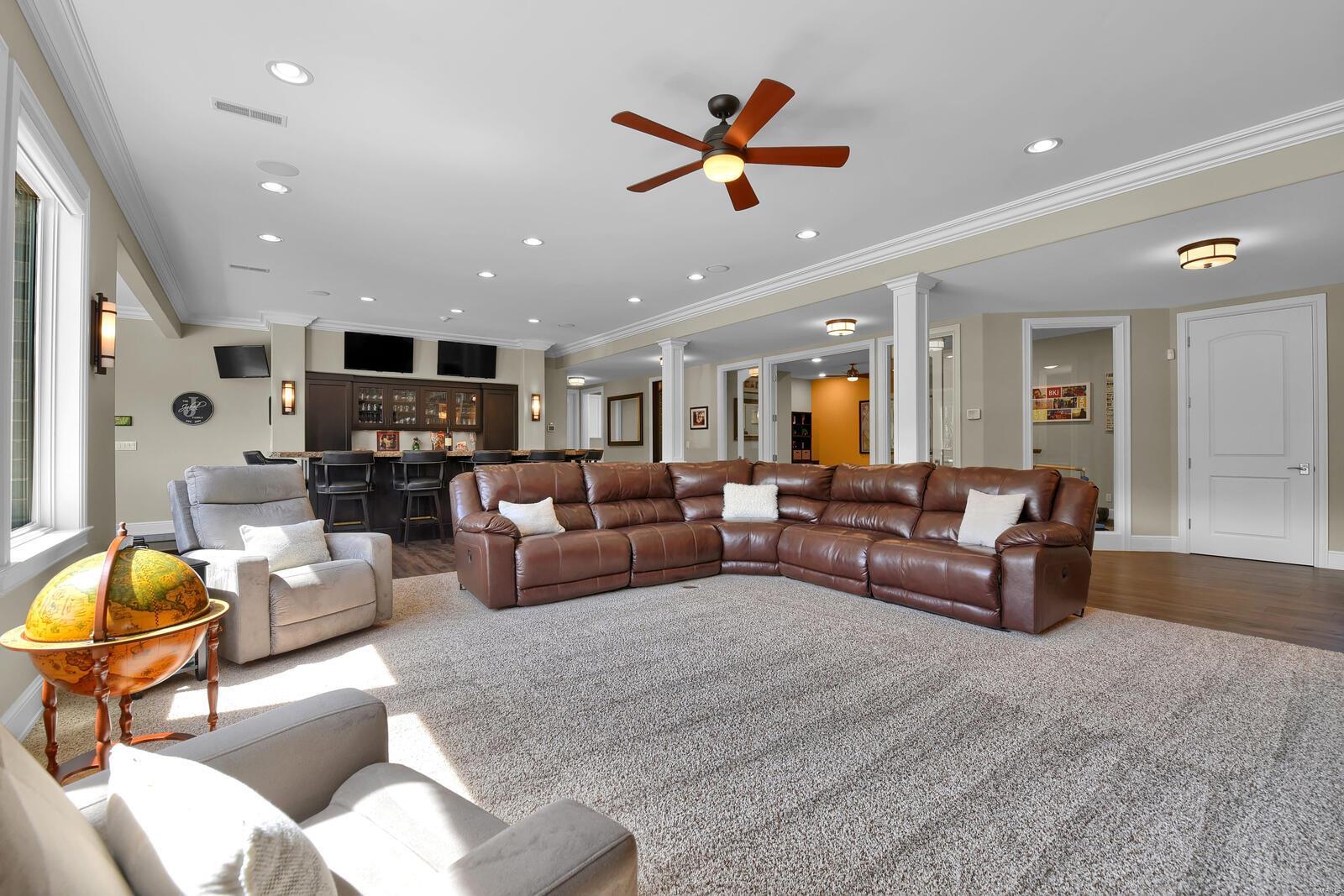 Stone Cliff Manor - Residential