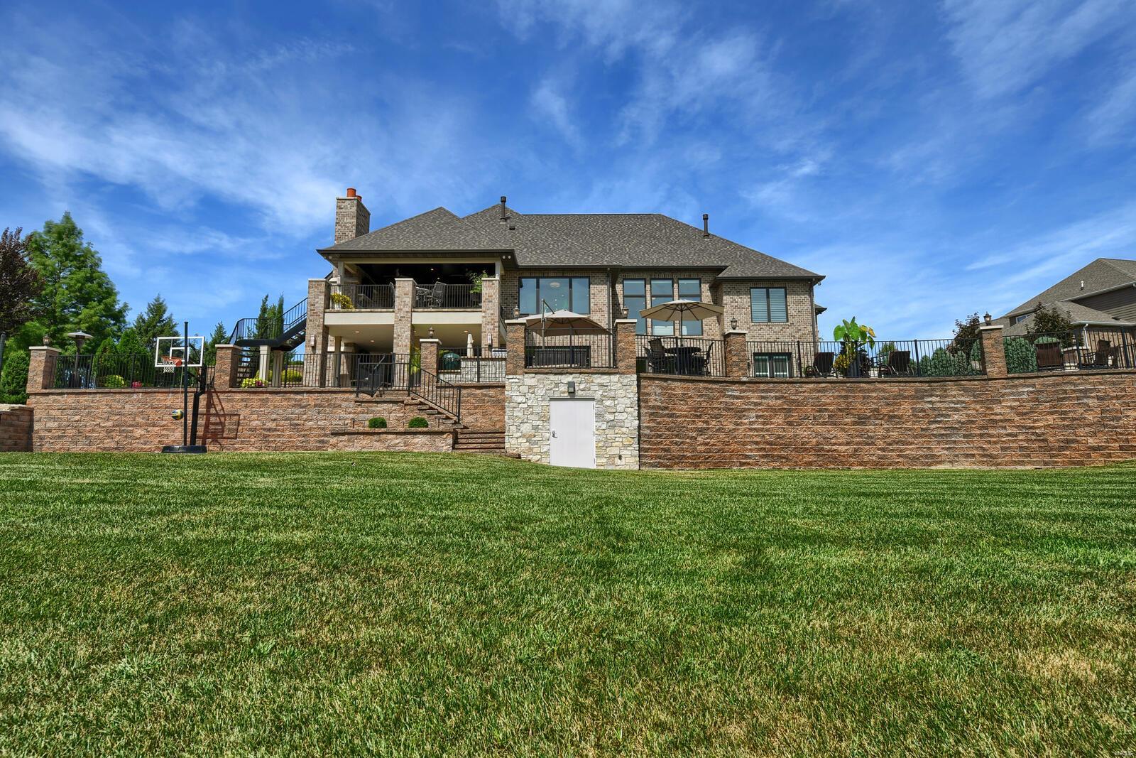Stone Cliff Manor - Residential