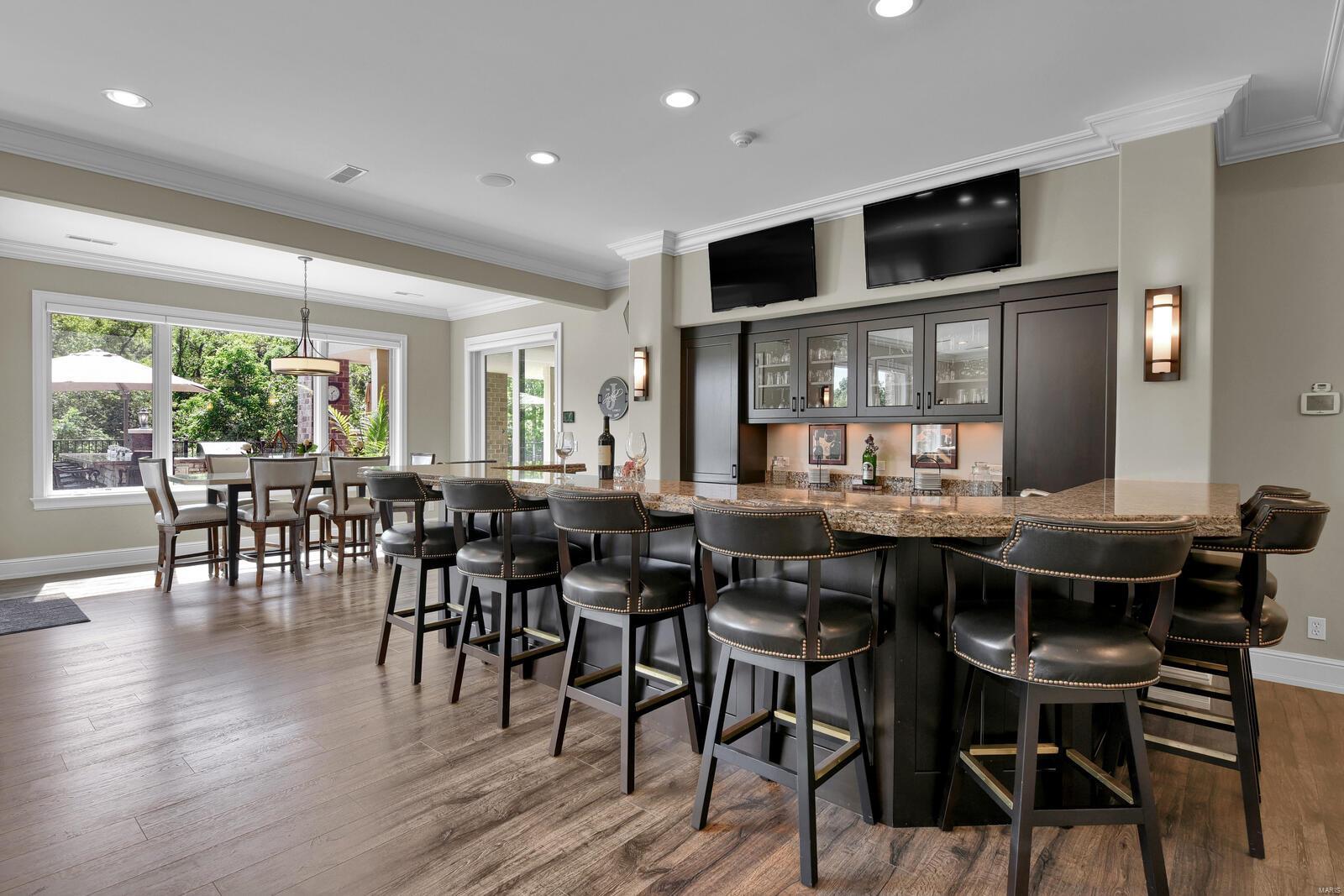 Stone Cliff Manor - Residential