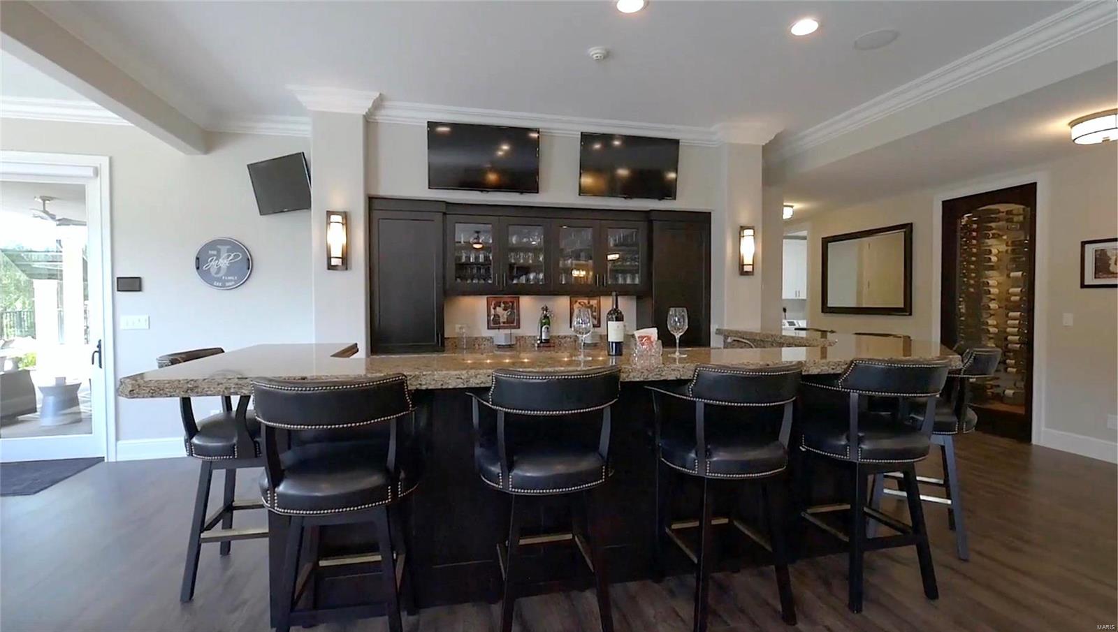 Stone Cliff Manor - Residential