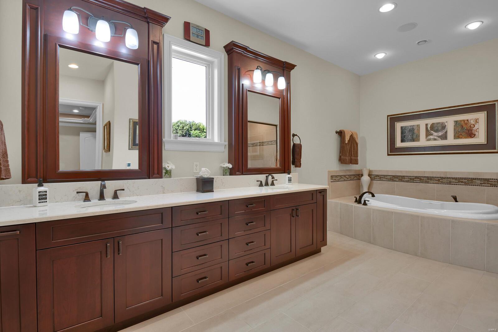 Stone Cliff Manor - Residential