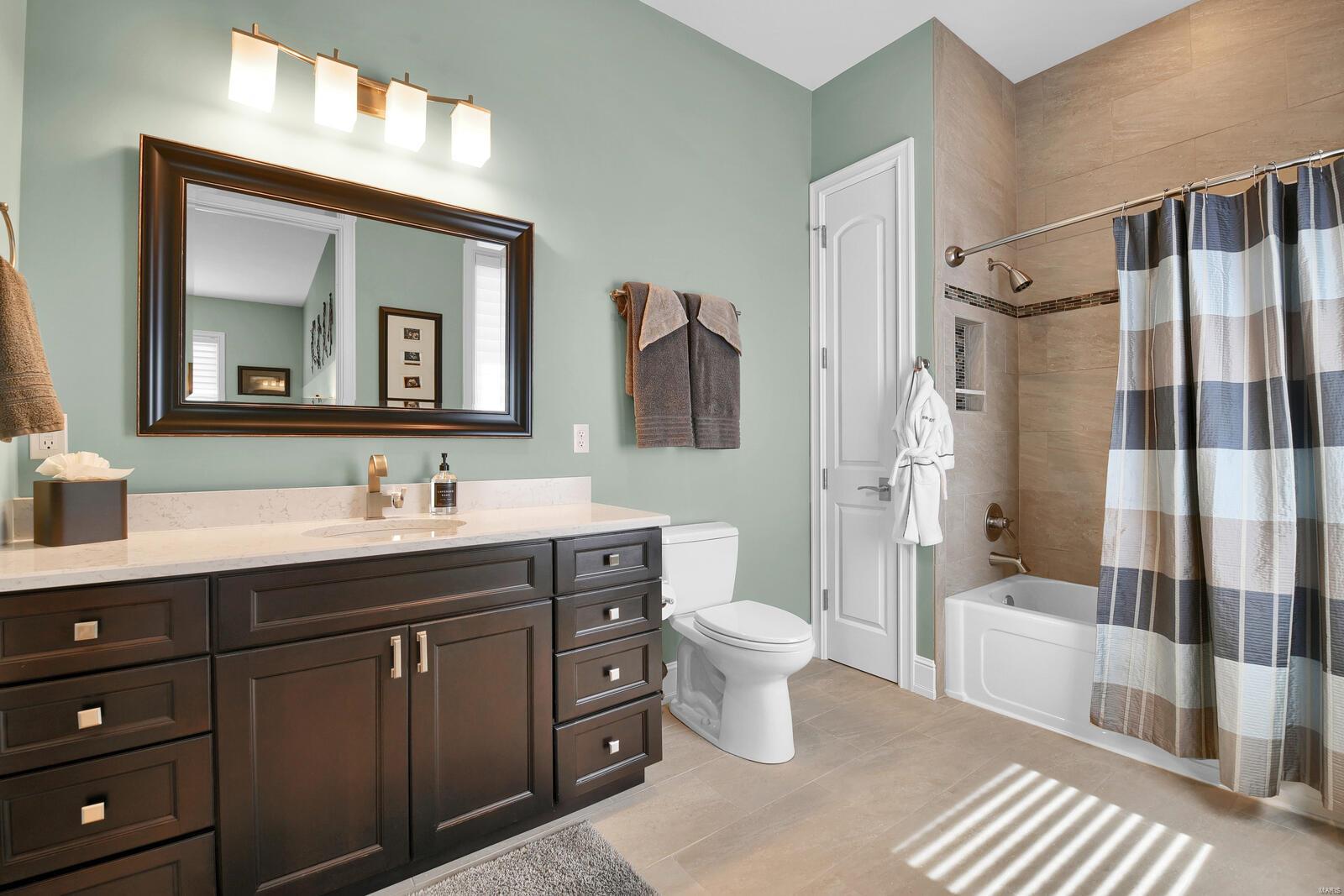 Stone Cliff Manor - Residential