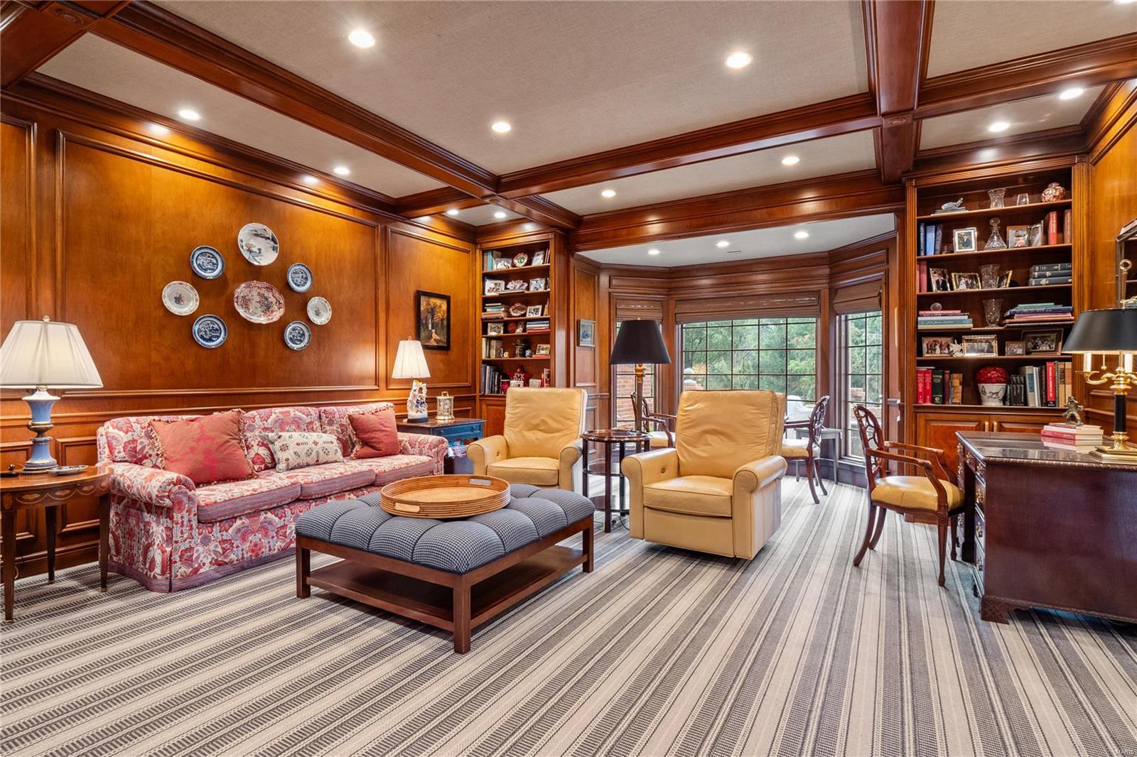 Woodbridge Condo - Residential