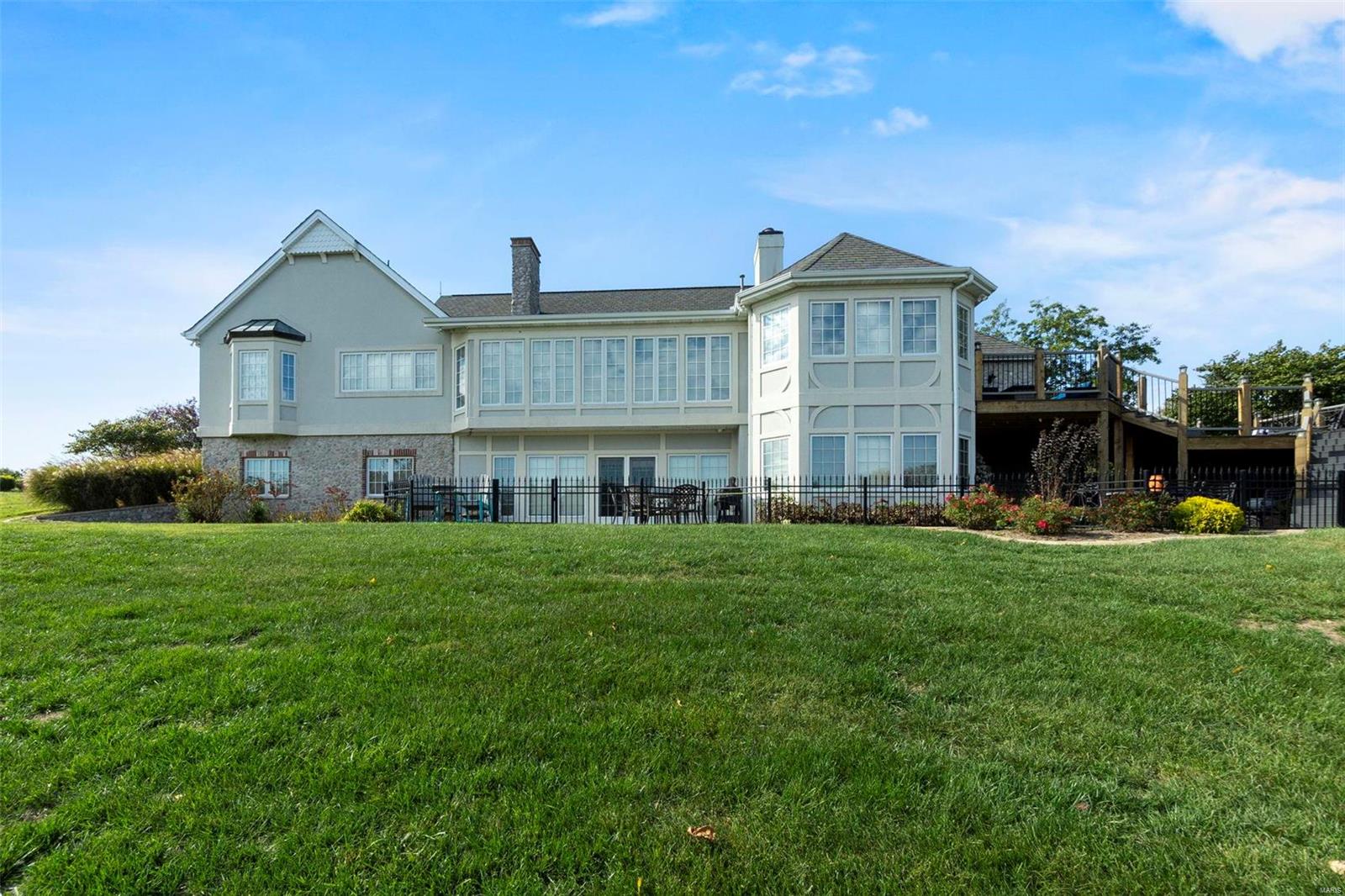 Dux Landing - Residential