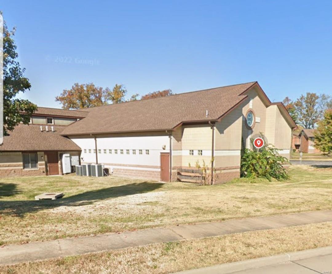 A wonderful opportunity for a new or existing business, church or community group to take residence in this beautiful highly visible church. The building features a large central gathering area with kitchen facilities and a sanctuary.

There are also six classrooms and an administrative office.

Call the listing agent for appointments. Location: Corner Location, Suburban