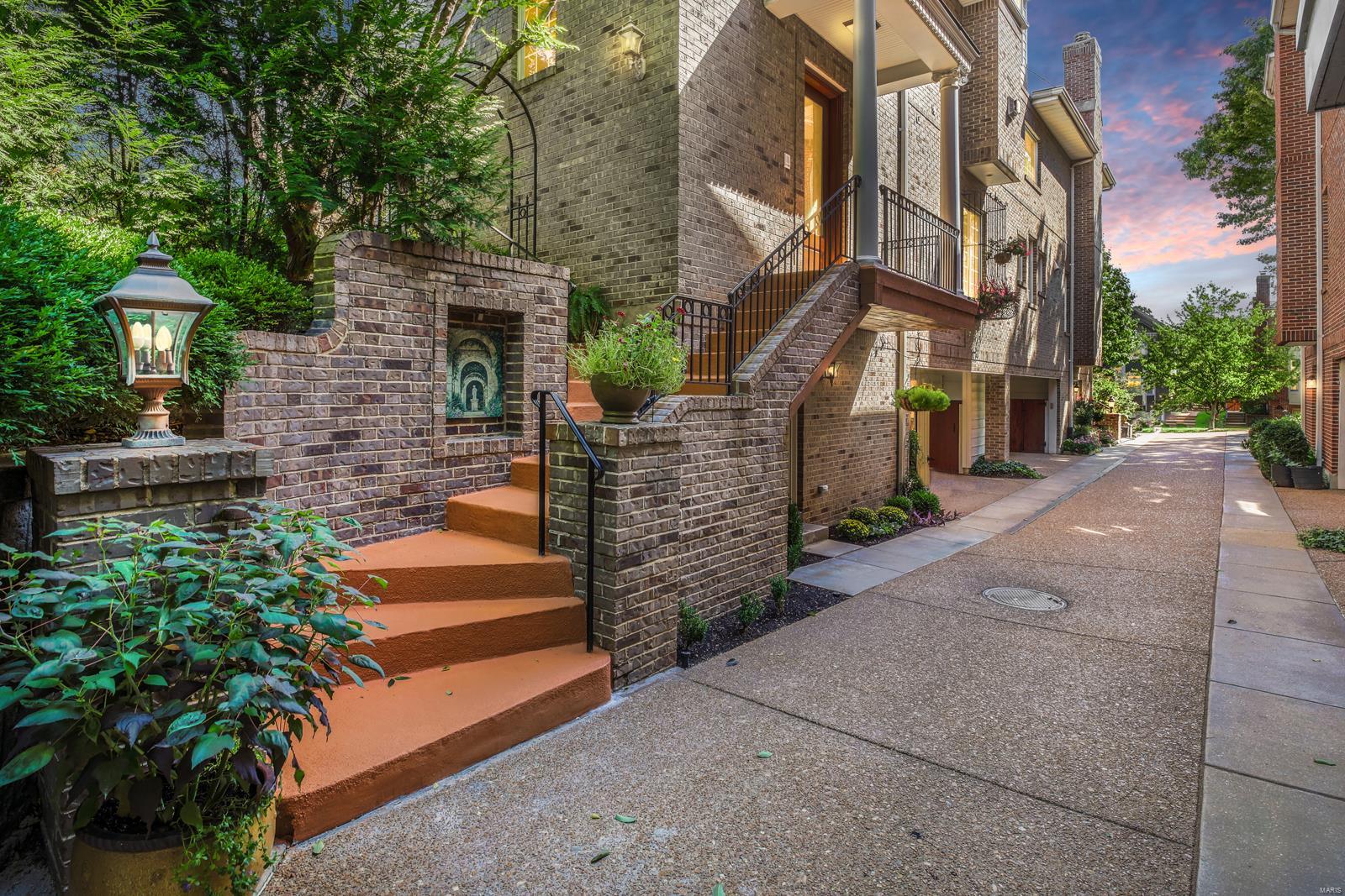 Central View Townhomes - Residential