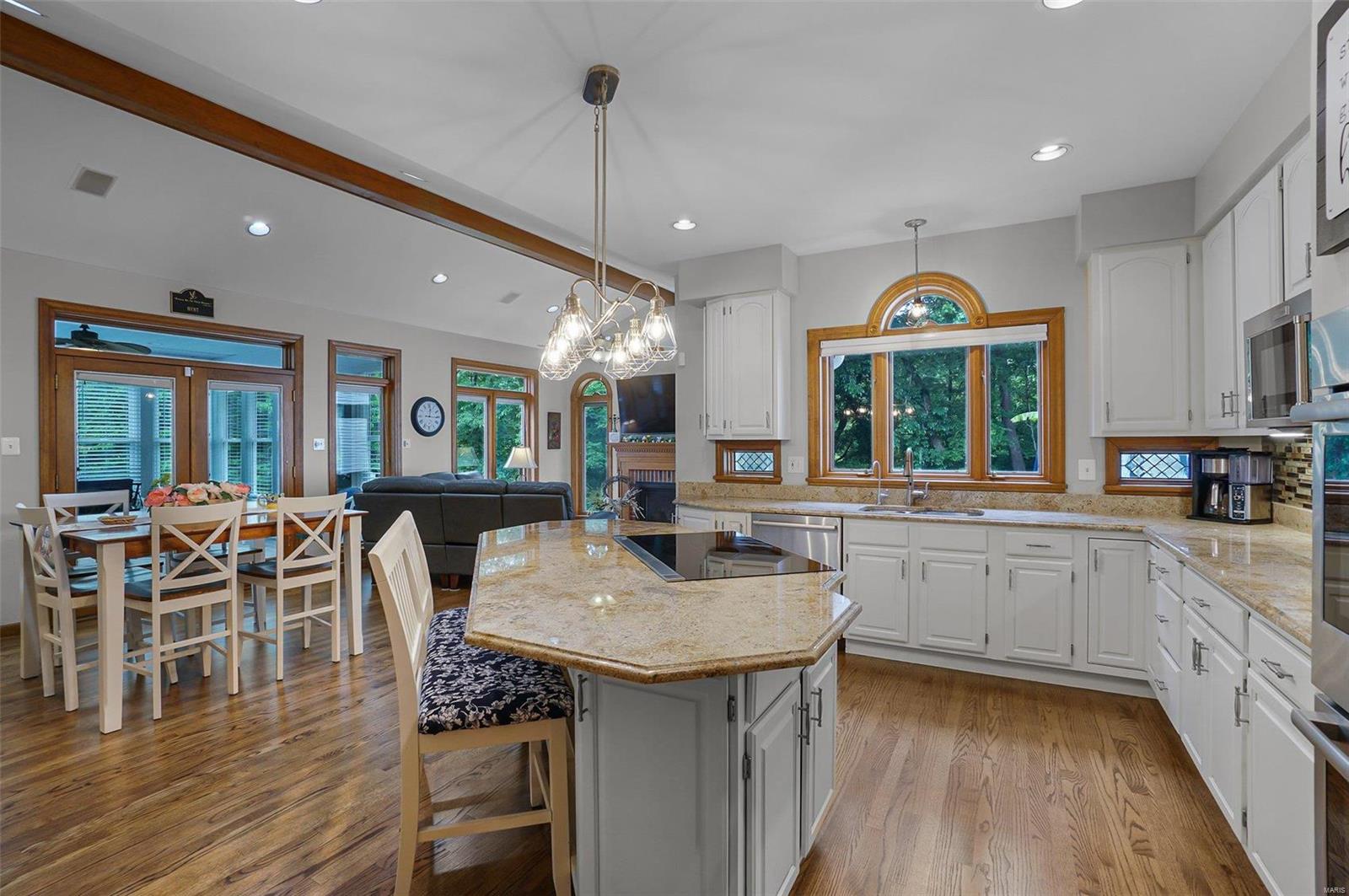 Carverview Manor - Residential
